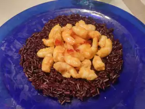 Arroz venere con langostinos