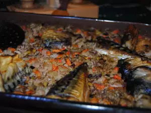 Caballa con arroz al horno