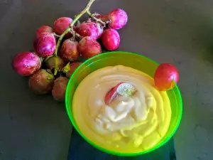 Helado de queso y uva