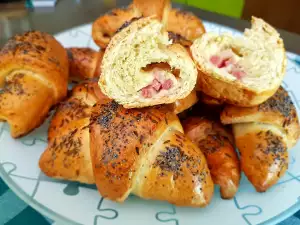 Bollos salados con semillas de amapola y comino