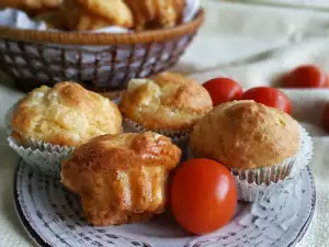 Magdalenas saladas con huevo y queso