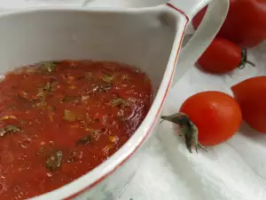 Salsa de tomate con albahaca