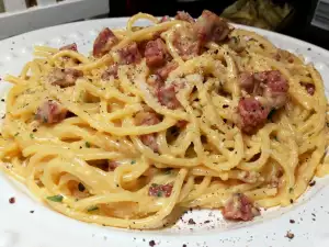 Espaguetis a la carbonara (estilo romano)