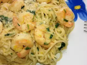 Espaguetis con gambas y limón