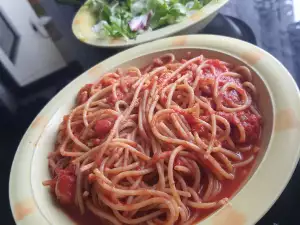 Espaguetis con salsa de tomate