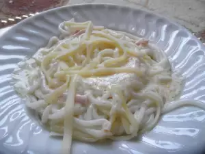 Espaguetis a la Carbonara (con nata)