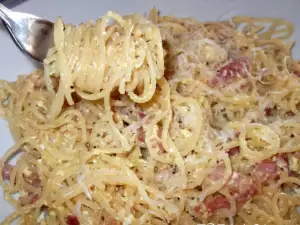 Espaguetis a la Carbonara con Panceta Fresca