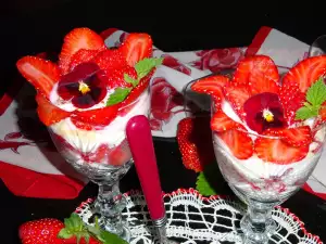 Mini Trifle de Fresa con Mascarpone