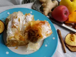 Pastel de masa filo con manzanas y calabaza