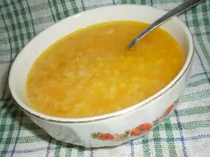 Sopa saludable de lentejas rojas