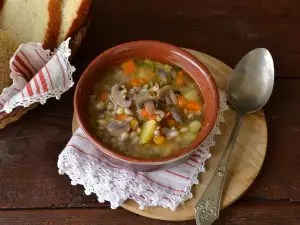 Sopa campesina de champiñones con trigo tierno