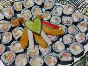 Sushi con palitos de cangrejo