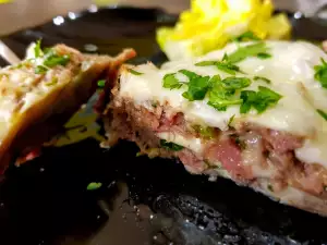 Rollo de carne con carrilleras de cerdo