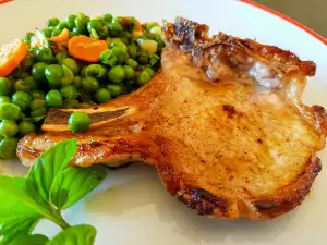 Chuletas de cerdo con guisantes