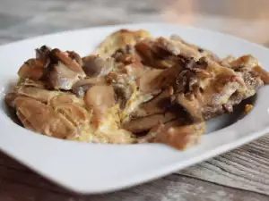 Filetes de ternera al horno con nata y champiñones