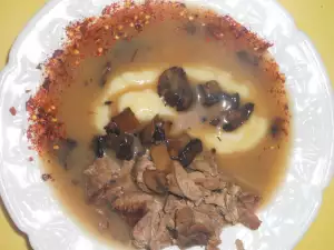 Estofado de ternera con champiñones y puré de patata