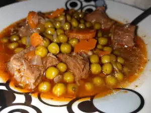 Guiso de ternera con guisantes fácil