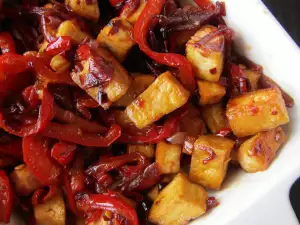 Tofu picante con pimentos rojos