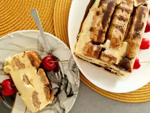 Tarta de bizcochos de soletilla con crema pastelera