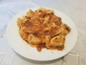 Tortellini con salsa roja