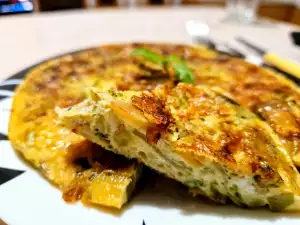 Tortilla de brócoli y calabacín con sabor a romero