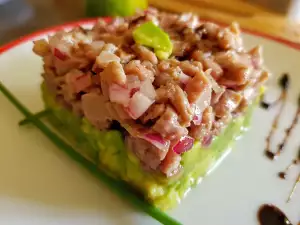 Tartar de atún y aguacate