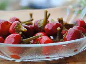 Pimientos picantes cherry encurtidos