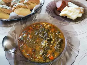 Sopa vegetariana con vinagrera