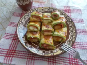 Rollitos de calabacín al horno con jamón cocido y queso