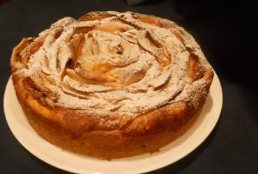 Pastel de manzanas con crema Pasticcera