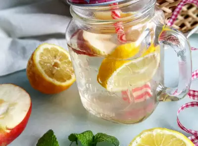 Agua de manzanas Detox - Receta 