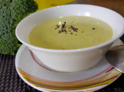 Crema de brócoli cetogénica - Receta 