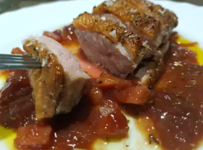 Magret de pato al romero con salsa agridulce - Receta 