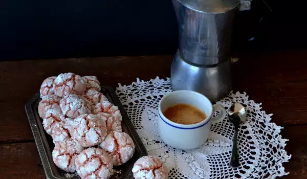 Galletas craqueladas con licor Alchermes