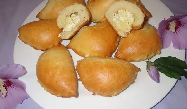 Empanadillas árabes Fatayer con quesos