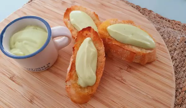 Mayonesa de aguacate vegana