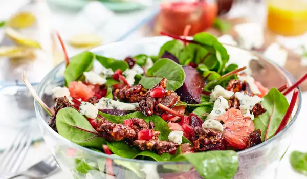 Ensalada de hojas de remolacha
