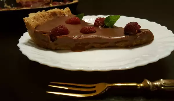 Tarta de chocolate con frambuesas (con base de galletas)