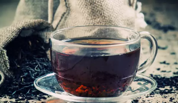 El té negro contiene mucha cafeína