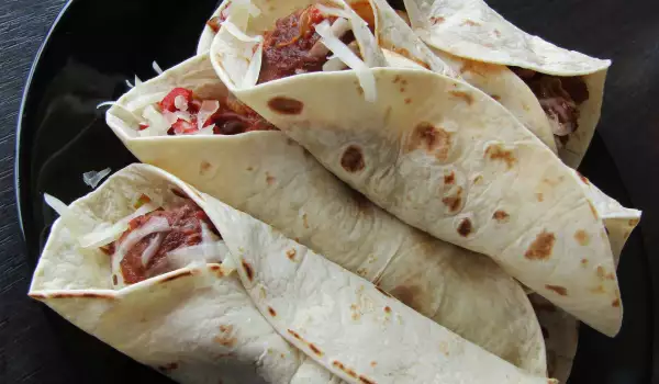 Burrito con albondiguillas de cerdo