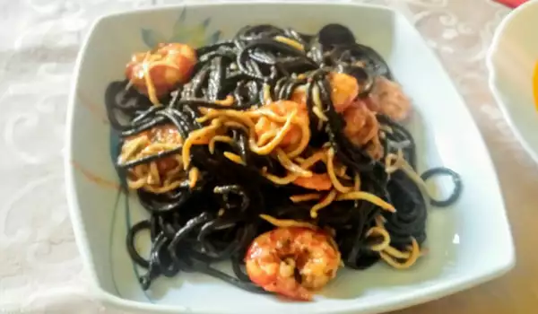 Espaguetis negros de marisco