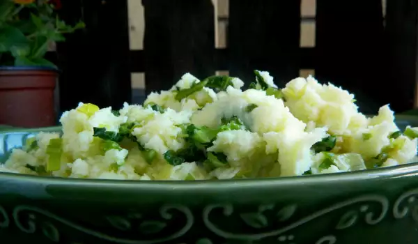 Puré de patatas irlandés (Colcannon)