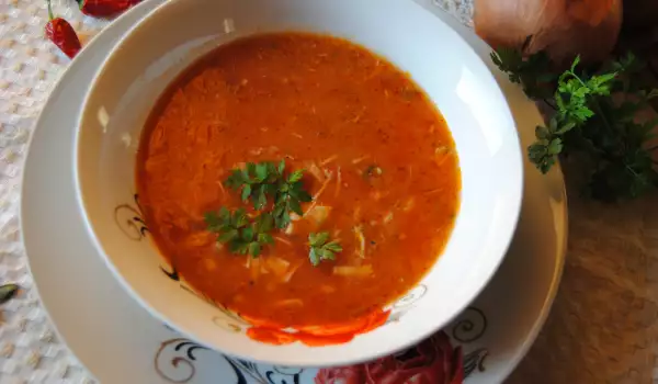 Sopa de tomate con puerros y fideos