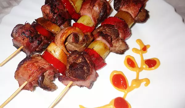 Brochetas de higaditos fritos