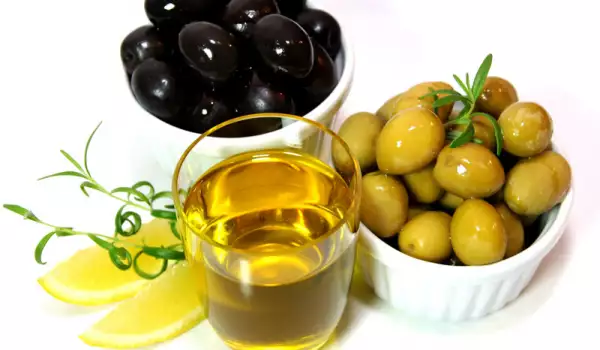 Aceite de oliva y aceitunas