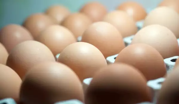 ¿Cuánto duran los huevos en la nevera?