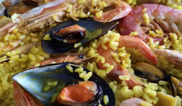 Paella tradicional de marisco