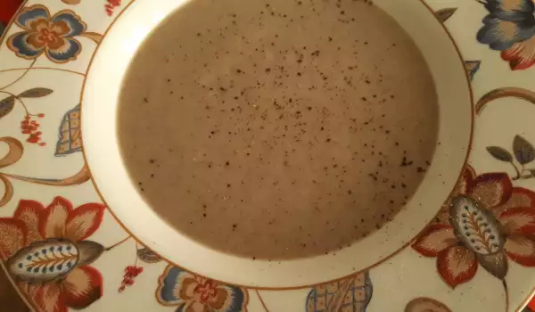 Sopa de champiñones francesa
