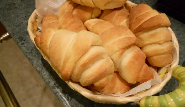 Croissants franceses de mantequilla (versión fácil)