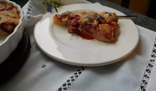 Clafoutis francés con fresas y cerezas